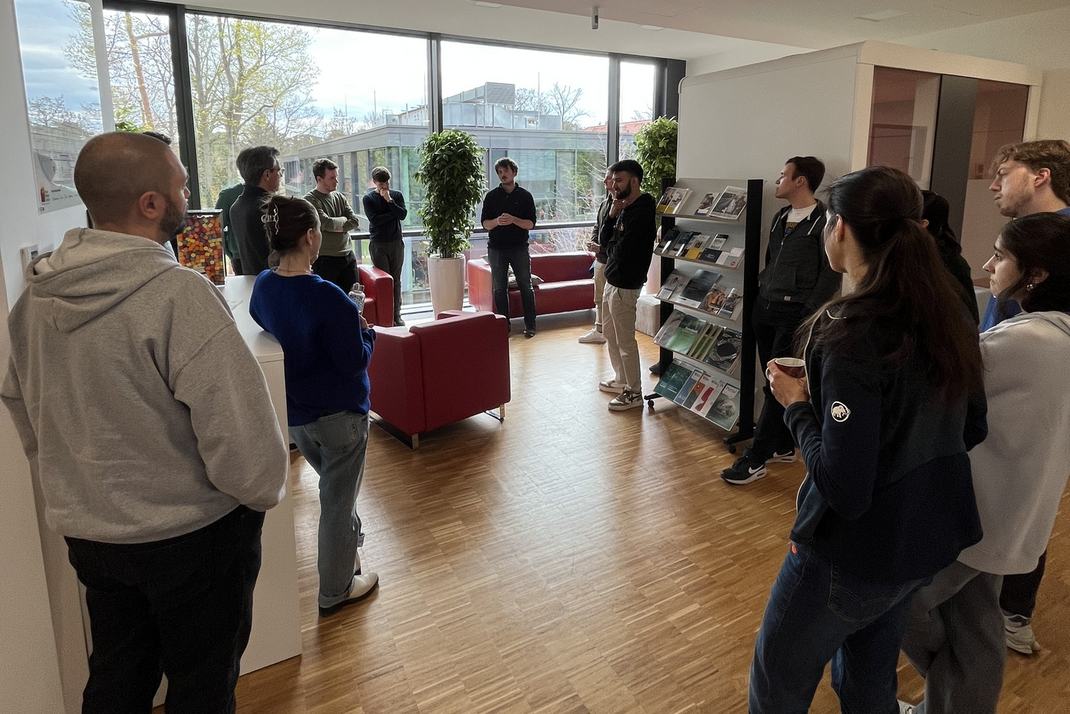 First Meeting of IDE Research School. All members present themselfs and their research to ther group. 