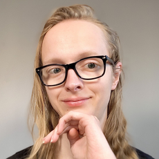 Portraitfoto von der IT-Sicherheitsexpertin und ethische Hackerin vom Innovationsverbund Öffentliche Gesundheit e.V., Bianca Kastl