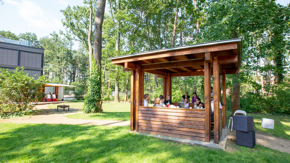 Gemeinsames Grillen auf dem HPI Campus