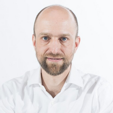 Portrait of Head of Design Thinking and Innovation Research Prof. Dr. Falk Uebernickel