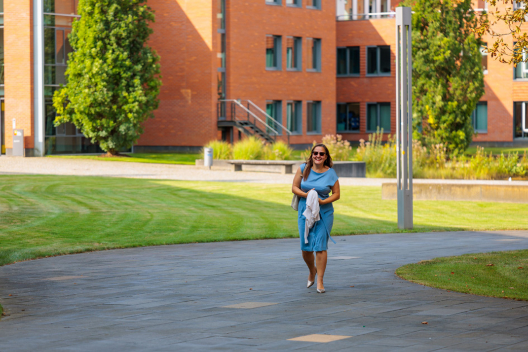 Ministerin für Wissenschaft, Forschung und Kultur des Landes Brandenburg Manja Schüle auf dem Campus des HPI