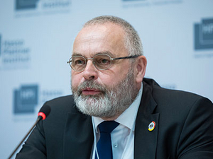 Dr. Gerhard Schabhüser