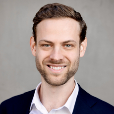 Portrait of the Lead Artificial Intelligence & Assistant Director Digital Health at the Stanford Mussalem Center for Biodesign, Dr. Paul Schmiedmayer