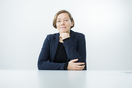 Portrait of HPI professor Anja Lehmann