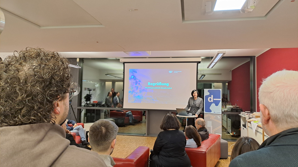 Kick-Off Digitalisierungsrat an der HPI d-school - Begrüssung durch Oberbürgermeisterin 