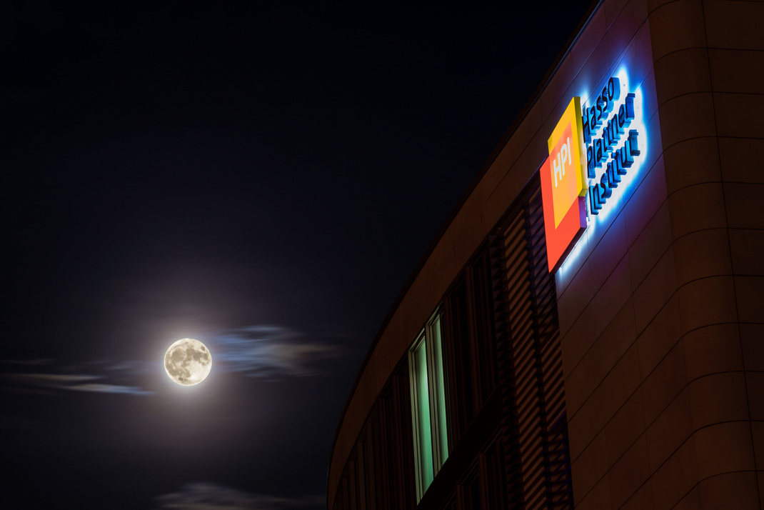 Supervollmond © Emanuel Metzenthin