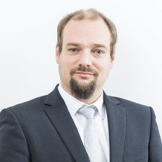 Portraitfoto vom Leiter des Fachgebiets Cybersecurity – Enterprise Security Prof. Dr. Christian Dörr