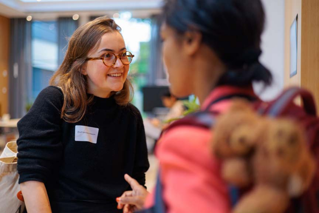 Forschende des HPI und MIT tauschen sich auf dem gemeinsamen Workshop am HPI miteinander aus.