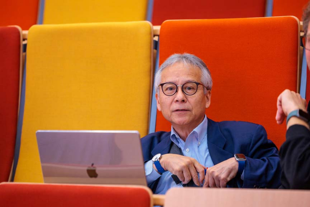 Fachleute des HPI und des MIT verfolgen vom Auditorium aus den Vorträgen