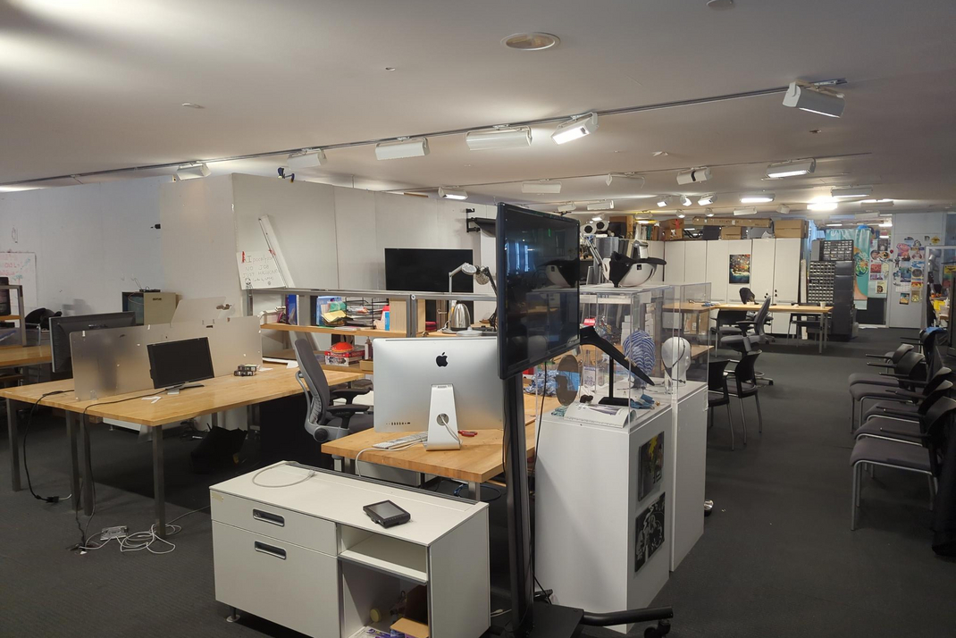 Der Arbeitsplatz von HPI-Masterstudent Nick Leuchtenbörger auf dem MIT Campus