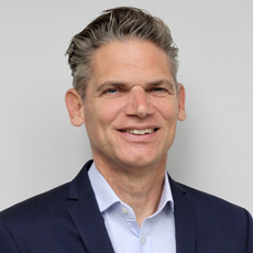 Dr. Henrik Haenecke