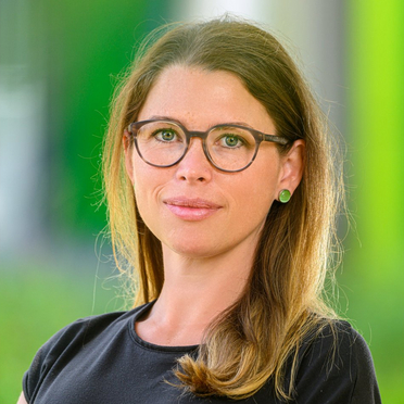 Portrait of the Head of Computational Genomics Prof. Dr. Helene-Kretzmer