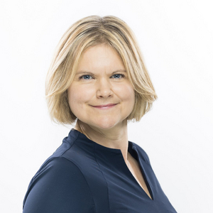 Portraitfoto der Managerin Advisory Services and Admissions, Alexandra Hemmert