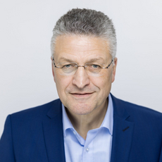 Portrait of Head of Digital Health Cluster Prof. Dr. Lothar Heinz Wieler