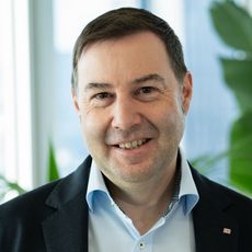 Portrait vom Chief Information Security Officer der Deutsche Bahn AG, Michael Löttner