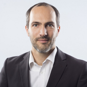 Portraitfoto von HPI Geschäftsführer und Leiter des Fachgebiets Algorithm Engineering Prof. Tobias Friedrich