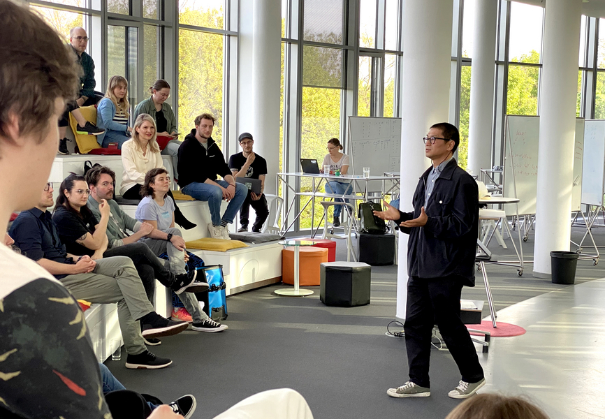 d-talk with Van Bo Le-Mentzel