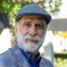 Portraitfoto vom Experten für Kryptographie und Computersicherheit an der Harvard Kennedy School, Bruce Schneier
