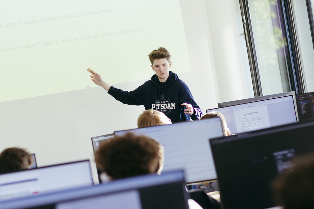 HPI Schülerkolleg Unterrichtsstunde "Deep Learning" bei Gruppe Grün (17:45-19:15 Uhr) am 28. April 2026, Hasso-Plattner-Institut, Potsdam, Deutschland, 28.04.2026, Foto: Nicole Krüger