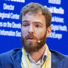 Portrait of the Hoffmann Fellow of LSE Health and the World Economic Forum at the London School of Economics and Political Science, Dr. Robin van Kessel