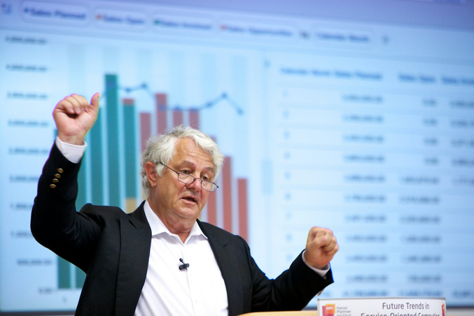 Hasso Plattner gives a speech