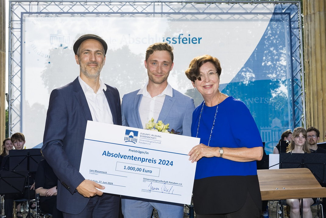 HPI graduate Lars Masanneck receives the Graduate Award of the Universitätsgesellschaft Potsdam e.V. 2024