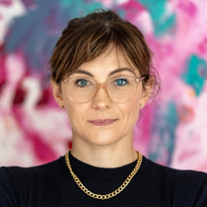 Portrait of Chief Commercial Officer of Oviva, Dr. Anna Haas