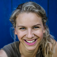 Portraitfoto von Julia Gühlholz, Presse / Wissenschaftskommunikation