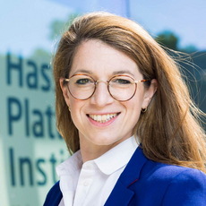 Portrait of Head of Digital Health, Economics & Policy Prof. Dr. Ariel Dora Stern