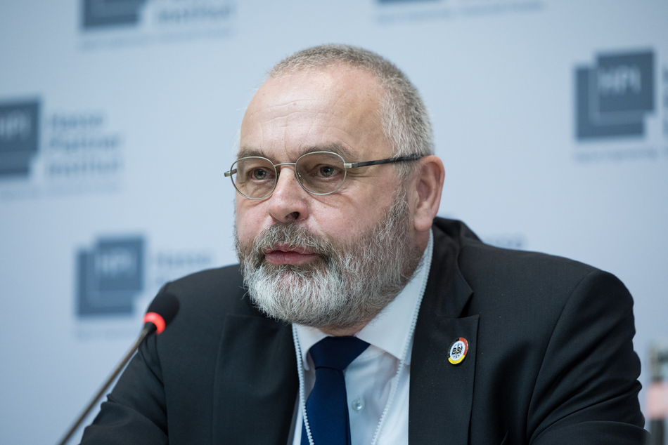 Portraitfoto des Vizepräsidenten des Bundesamtes für Sicherheit in der Informationstechnik (BSI) Dr. Gerhard Schabhüser