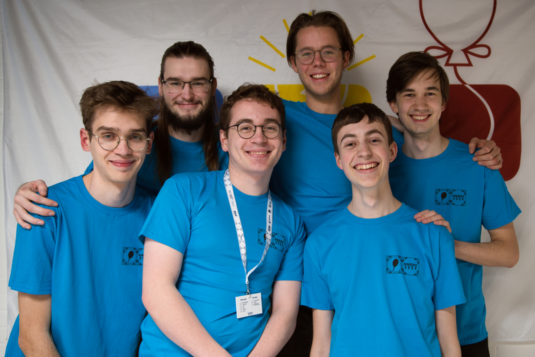 A group photo of HPI students Tobias Röhr, Lukas Hagen, Konrad Letz, Till Bergmann, Simon Cyrani and Marius Dörbandt