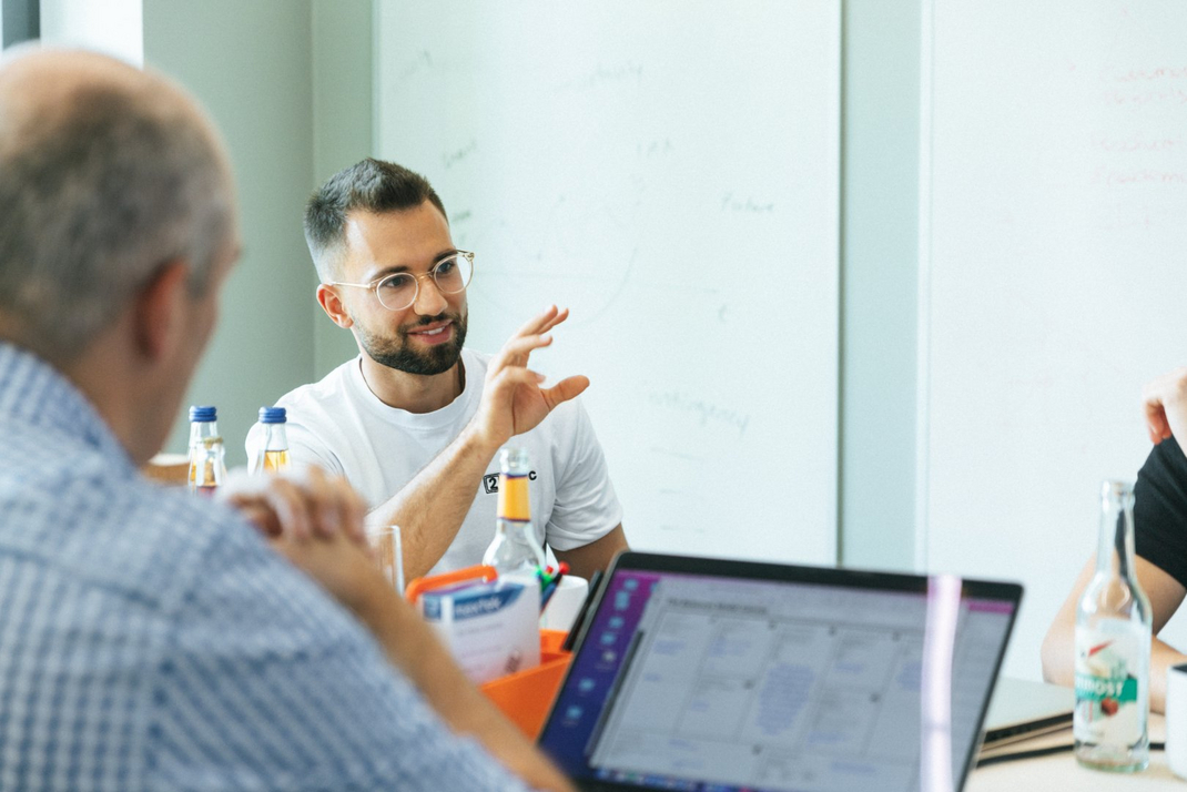 Participants working on joint projects at the HPI School of Entrepreneurship 