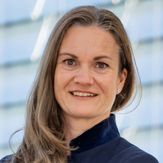 Portrait of the CEO of the Employers' Association for Nursing Care e.V. (Arbeitgeberverband Pflege e.V.), Isabell Halletz 