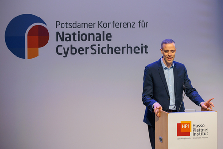 Dr. Markus Richter, Staatssekretär im Bundesministerium für Digitales und Staatsmodernisierung, spricht bei der Potsdamer Konferenz für Nationale CyberSicherheit am Hasso-Plattner-Institut.