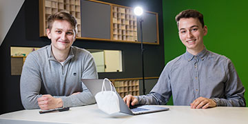 HPI-Masterstudierende Johannes Hötter und Christian Warmuth