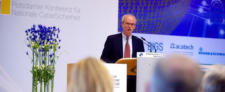 Dr. Andreas Schuseil bei der Sicherheitskonferenz 2013